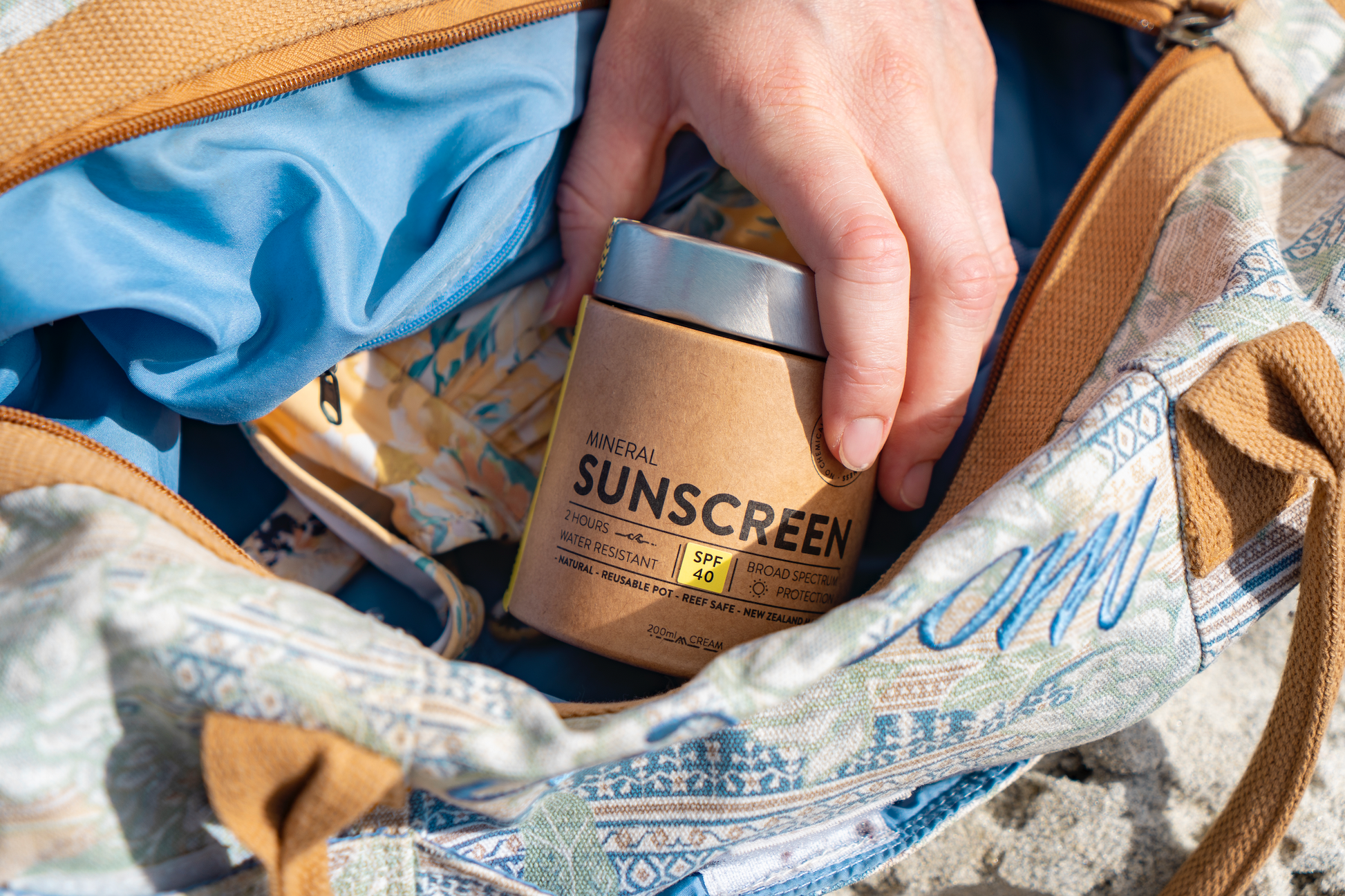 Sol Mineral Sunscreen SPF 40 is a safe and effective way to nourish and protect your skin from the harsh elements of the sun - ethically, and sustainably. Proudly New Zealand made, 2 Hours water resistant, reef safe ingredients and packaging. Suitable from 6+ months up.